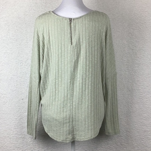 Green Envelope Women’s Size Medium Long Sleeve T-shirt. - Picture 3 of 10